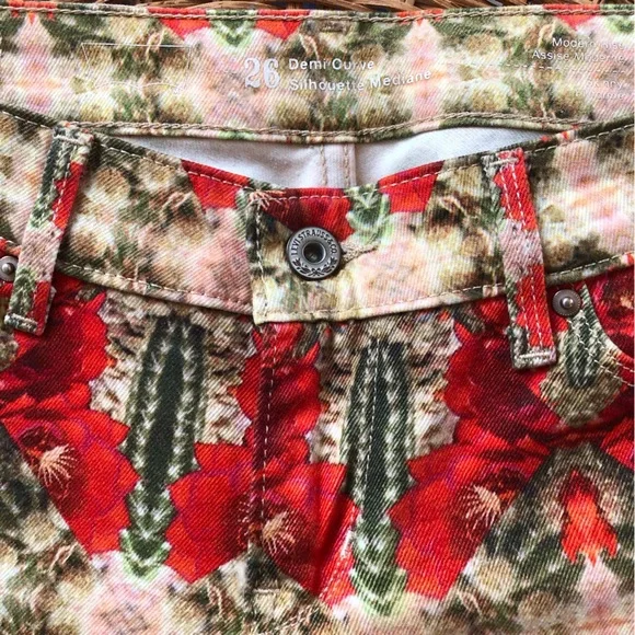 LEVI’S PRINTED DENIM - Picture 4 of 8